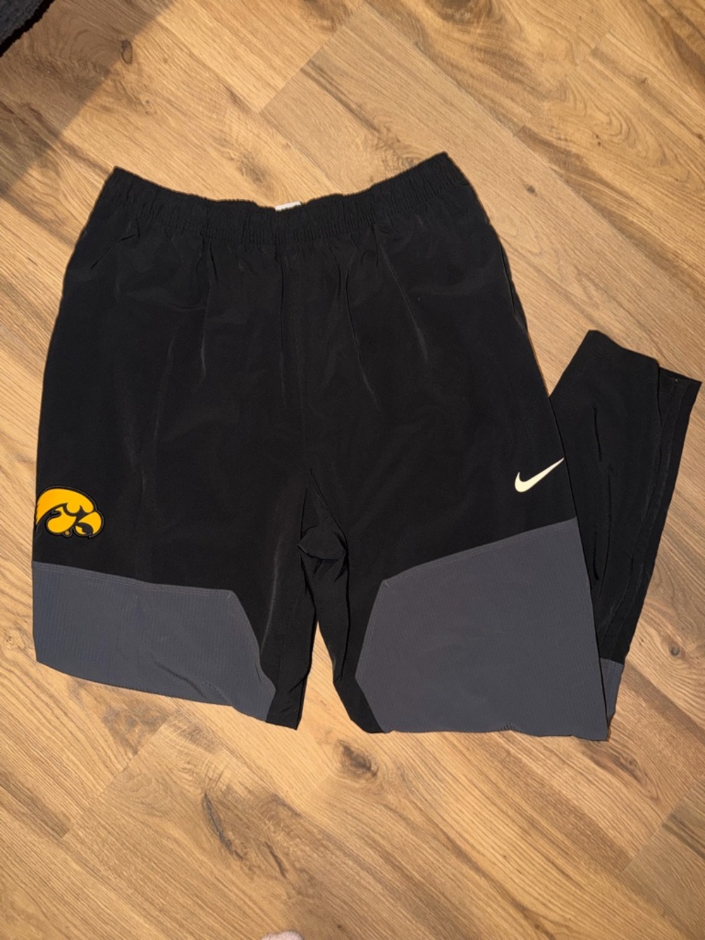 Nike Dri Fit Iowa Hawkeye Sweatpants